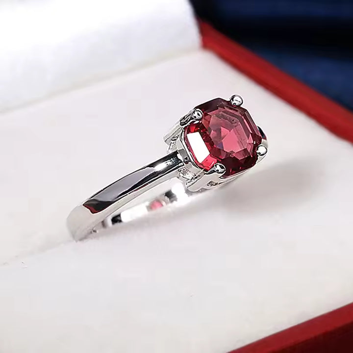 Anello rosso da donna a forma di uovo